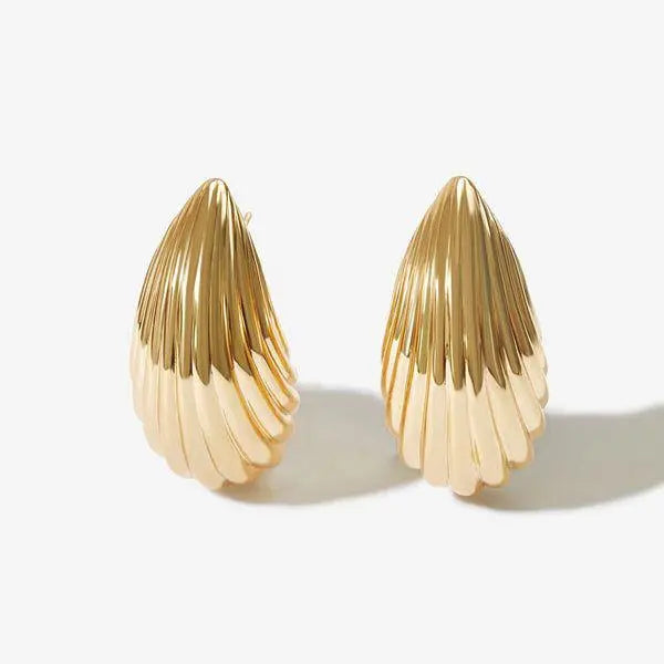 Vintage style earrings in embossed gold