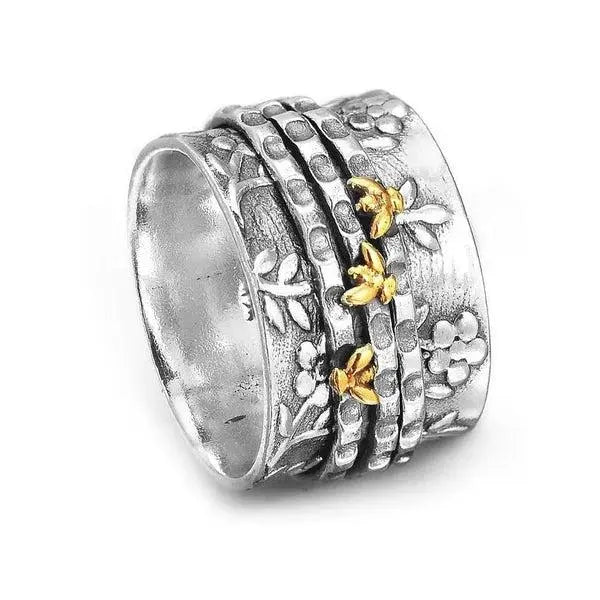 Small ring with bee flower