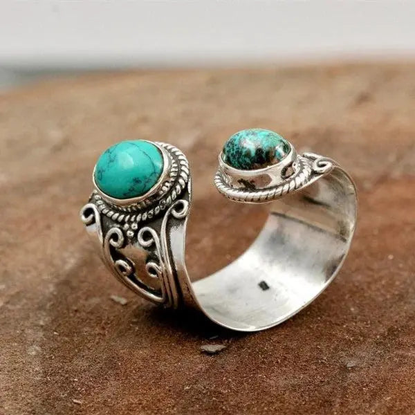 Adjustable ring with double turquoise