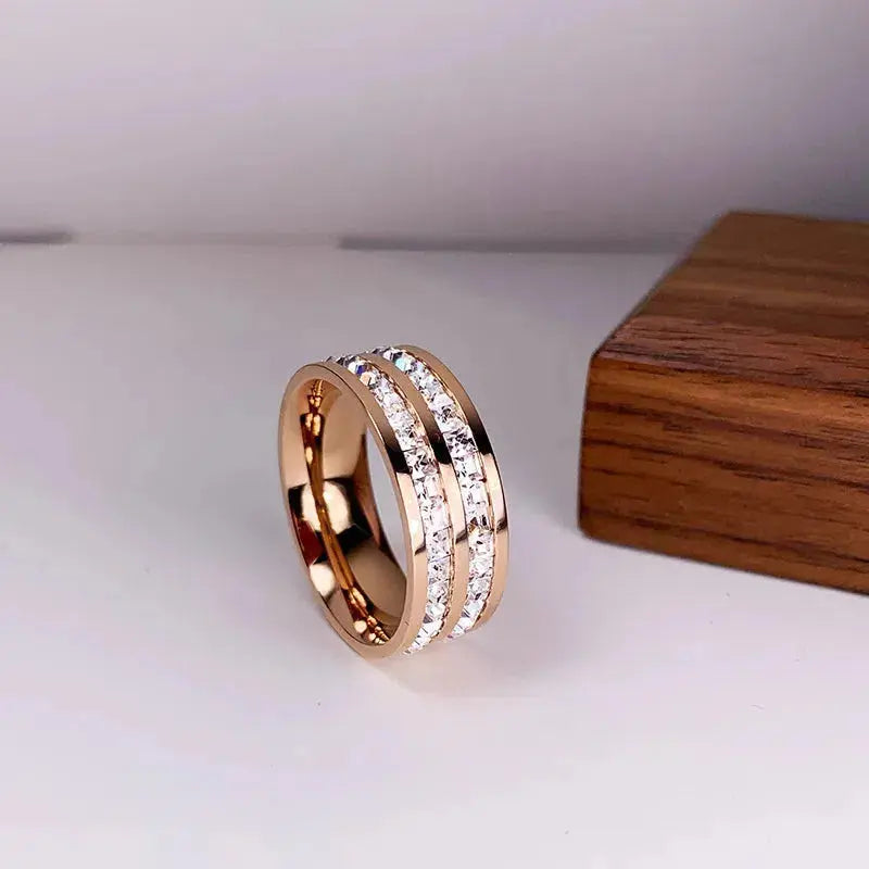 Elegant double zirconia ring