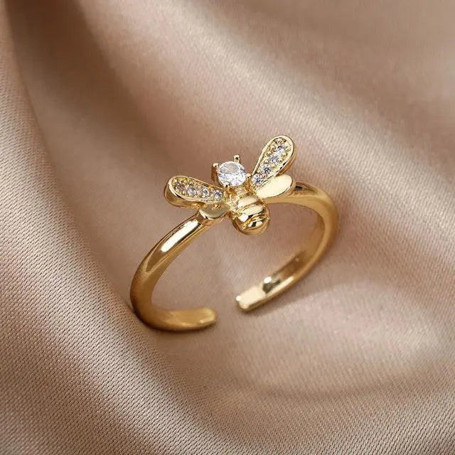 Adjustable gold ring with bee