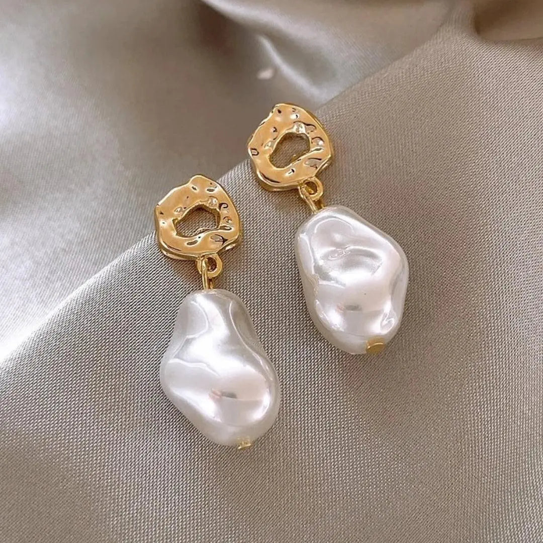Boho pearl earrings in gold color