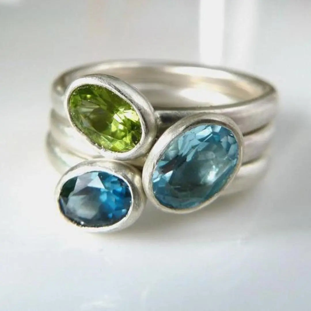 Oval ring with cubic zirconia in sterling silver