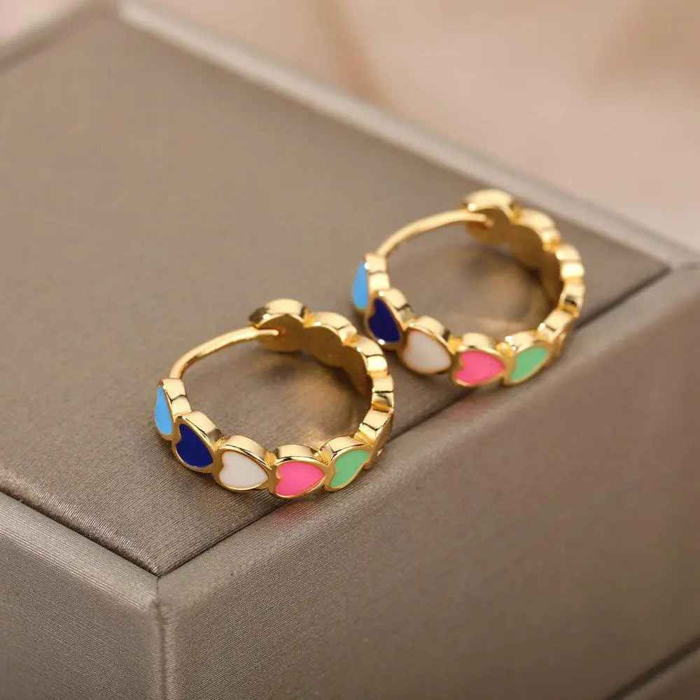 Minimalist multicolor gold heart-shaped earrings