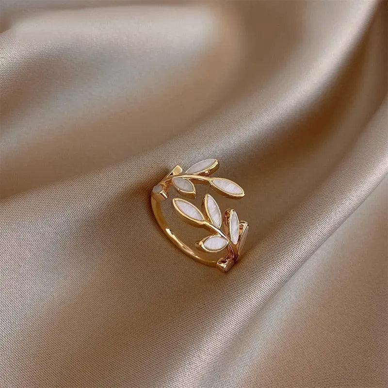 Ring with gold leaves