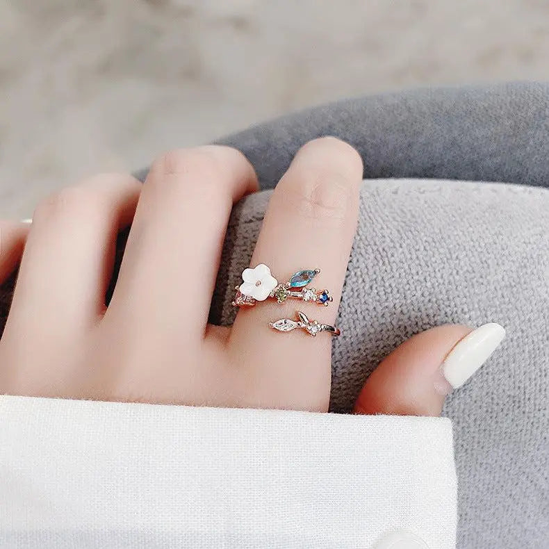 Adjustable "Wildflower" ring with gold gemstones