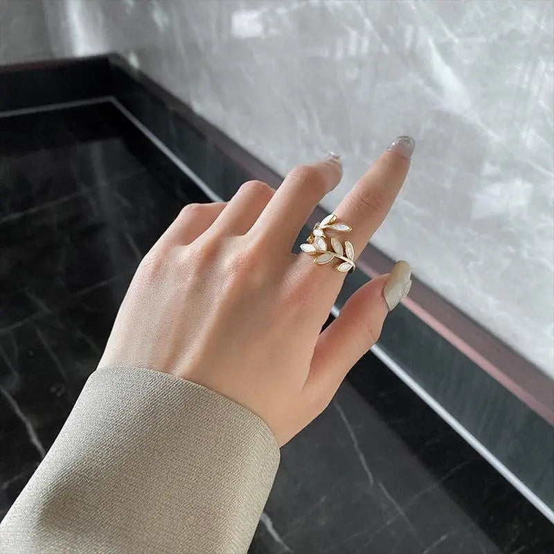 Ring with gold leaves