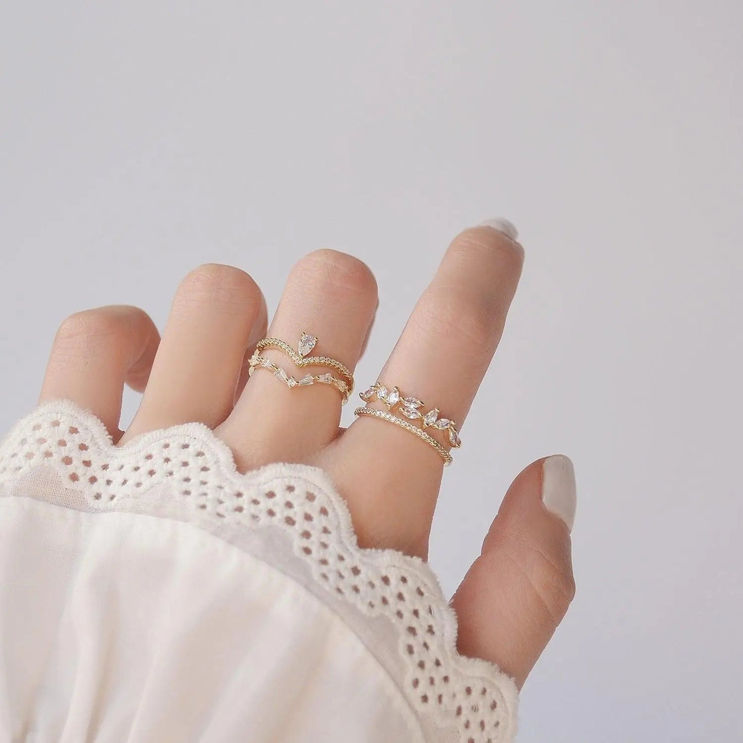 Adjustable gold zirconia ring