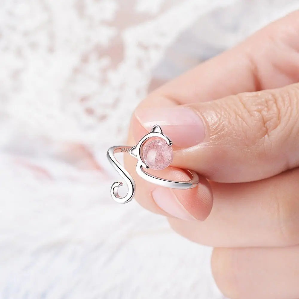 Ring with cat in sterling silver and pink agate