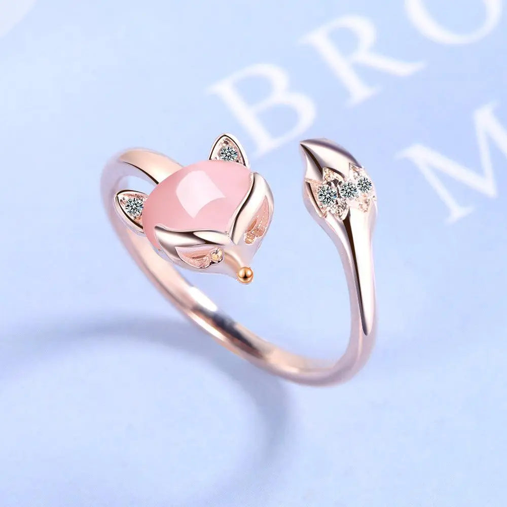 Adjustable ring with pink silver fox