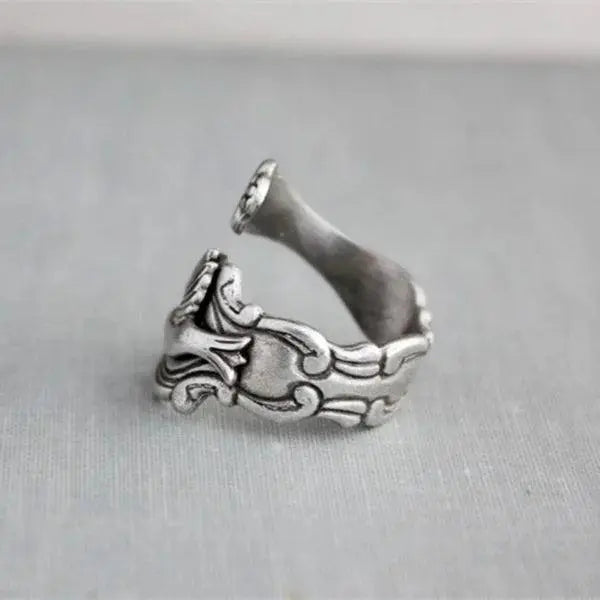 Hummingbird flower ring