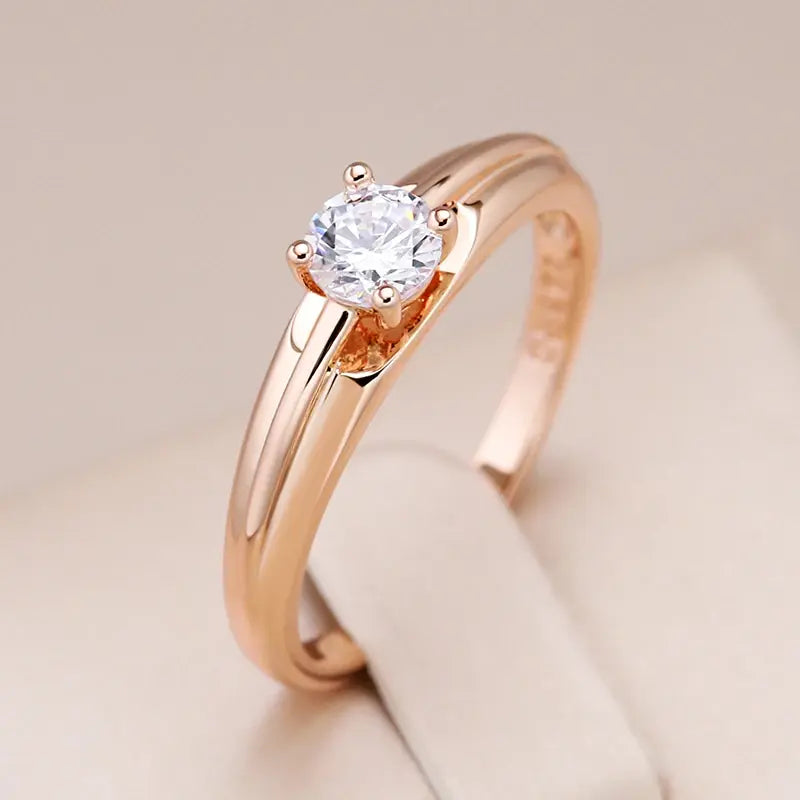 Elegant ring with zircons