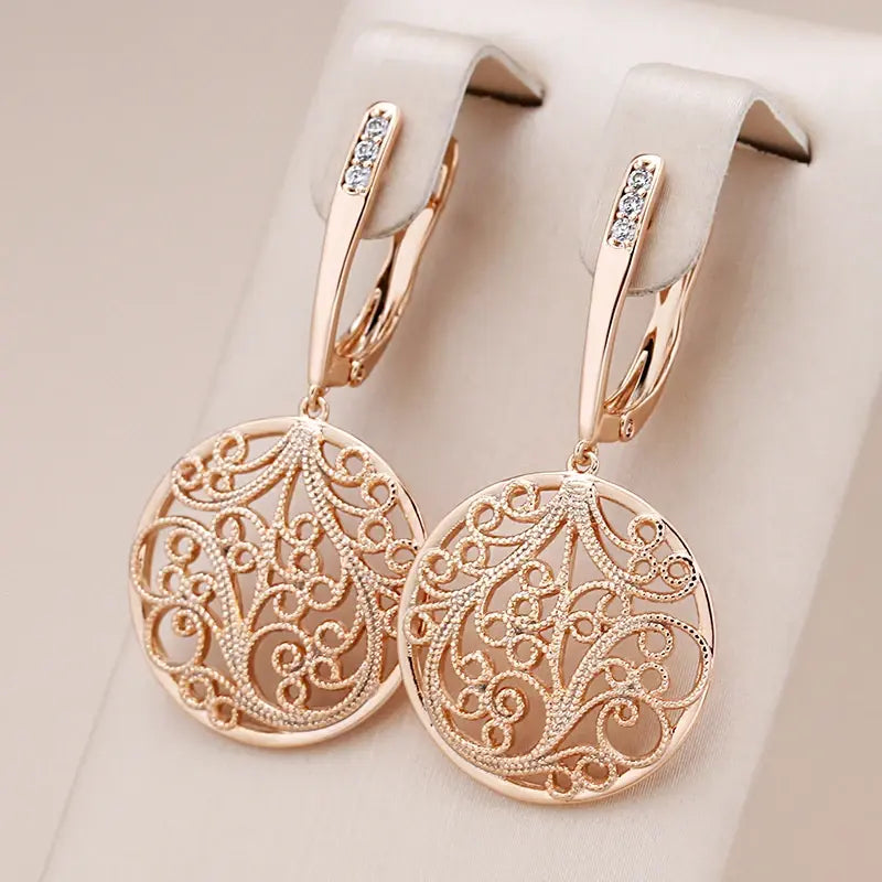 Elegant round mandala earrings in gold color