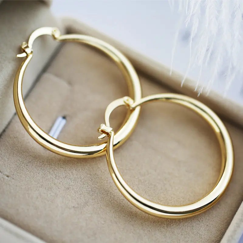 Goldene Creolenohrringe
