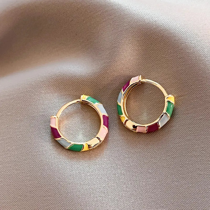 Elegant earrings with multicolored enamel in gold color