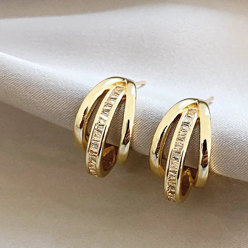 Triple hoop earrings in gold color