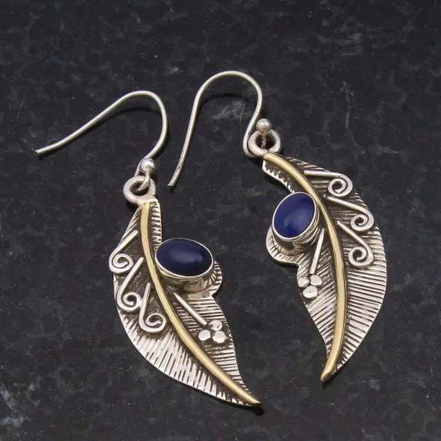 Vintage style earrings made of blue crystal