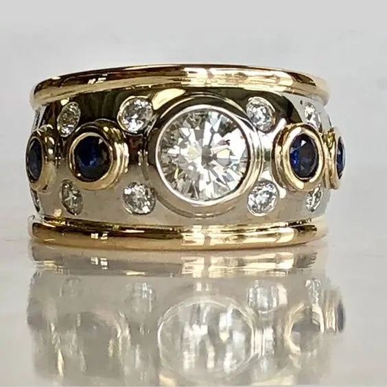 Gold vintage style ring with zircons