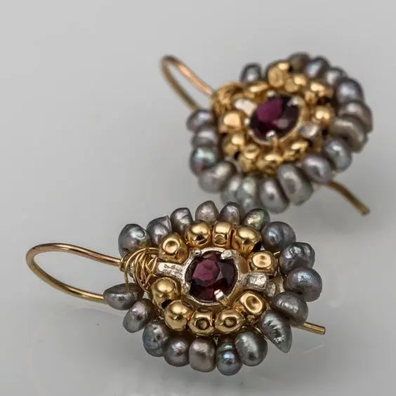 Vintage style earrings in gold and grey stones