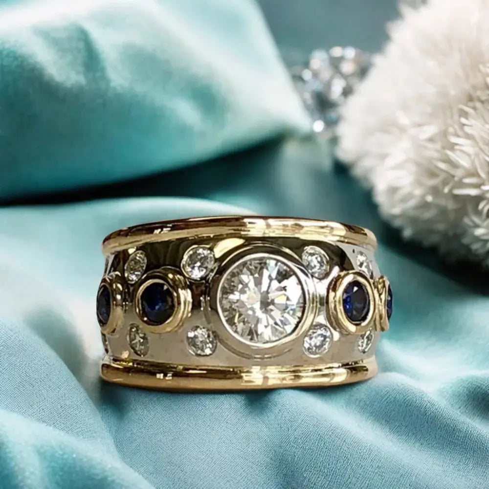 Gold-plated ring with zircons in vintage style