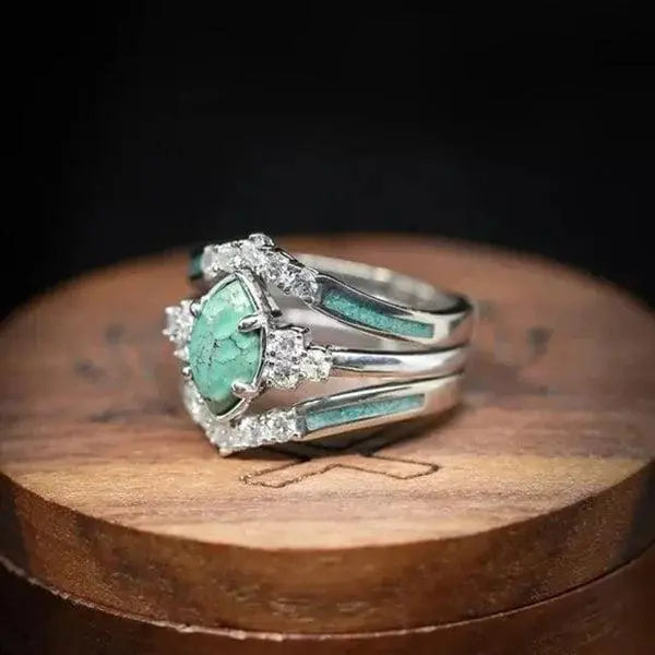 Ring with natural turquoise and diamond