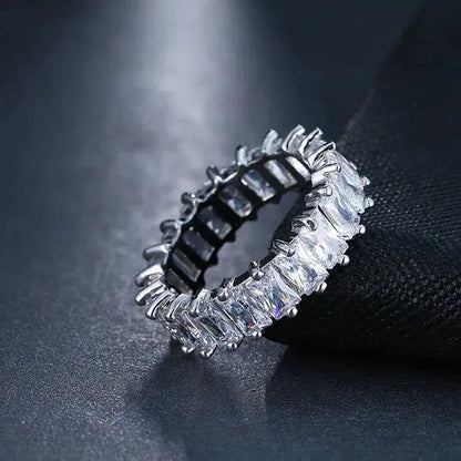 Luxury zirconia ring in gold and silver