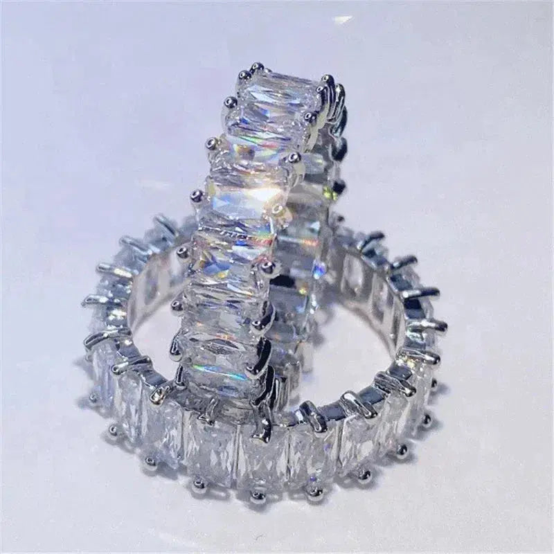 Luxury zirconia ring in gold and silver