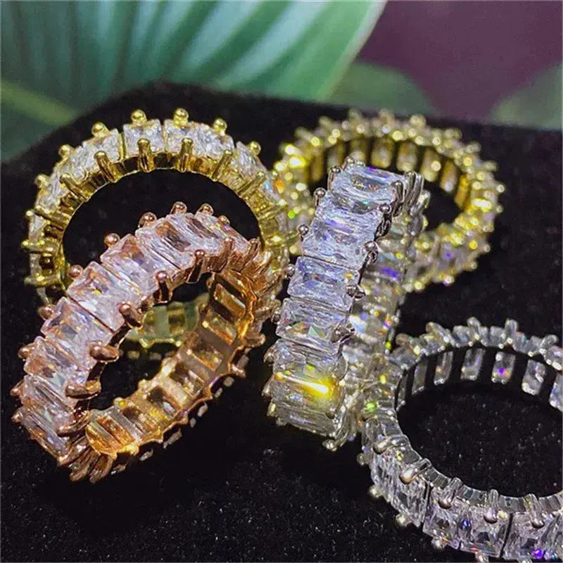Luxury zirconia ring in gold and silver