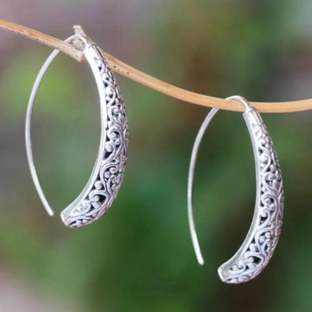 Silver plated ivy earrings in vintage style