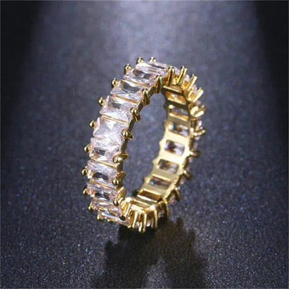 Luxury zirconia ring in gold and silver