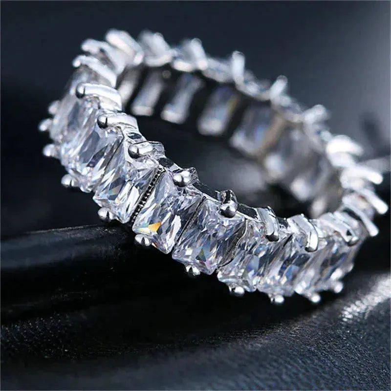 Luxury zirconia ring in gold and silver