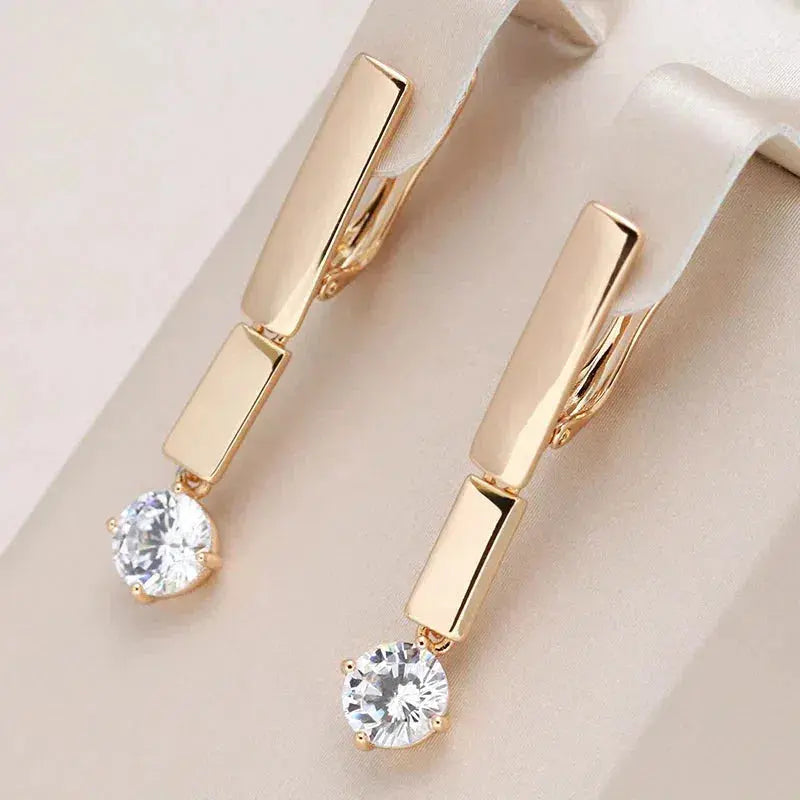 Zirconia earrings in elegant gold