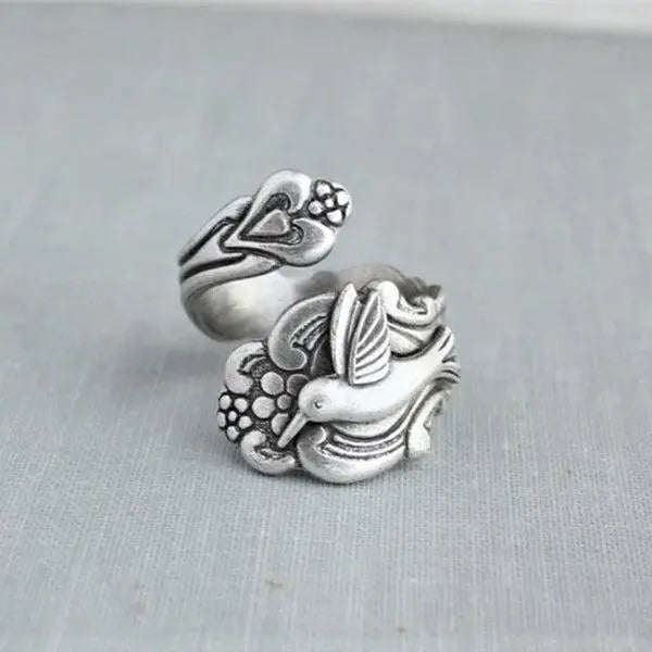 Hummingbird flower ring
