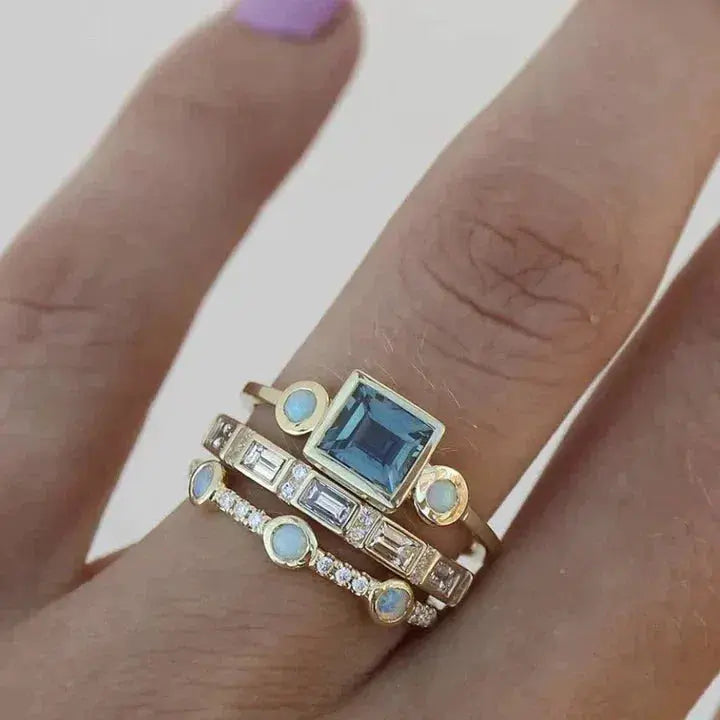 Vintage style ring with blue crystal