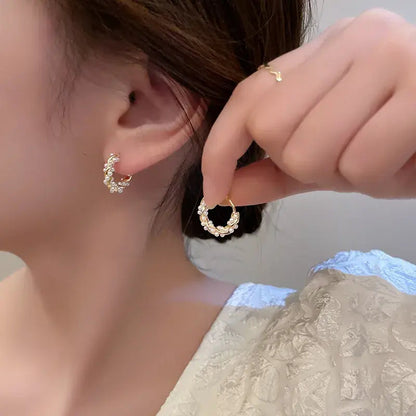 Elegant round earrings with pearls and inlay