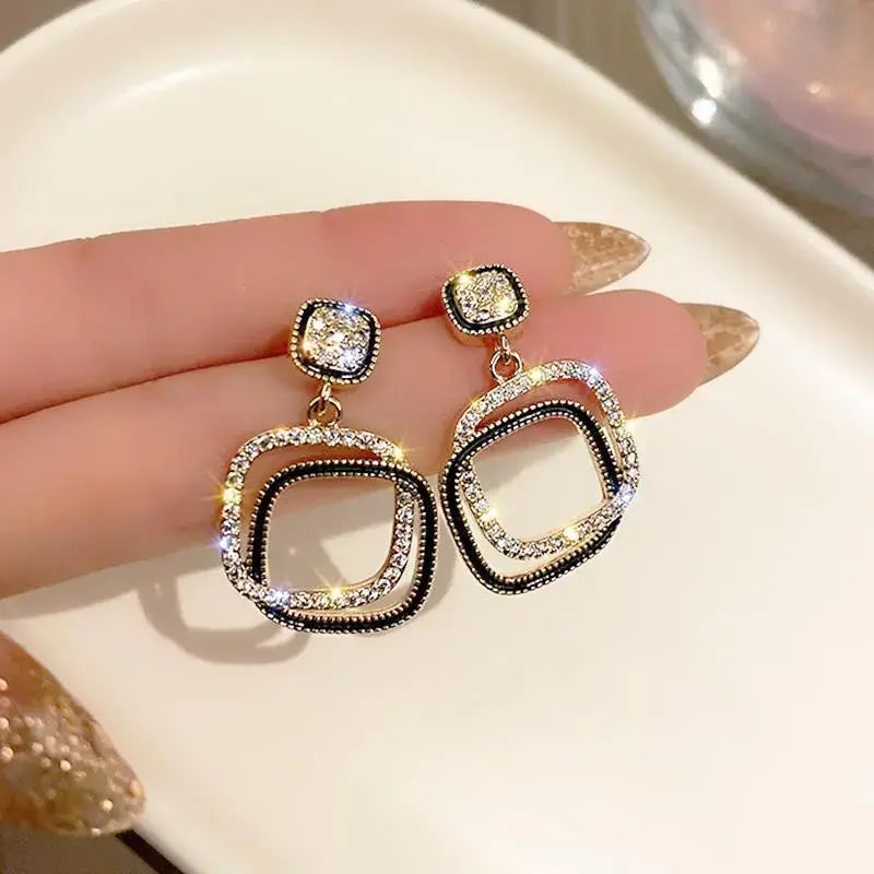 Elegant square earrings in light color