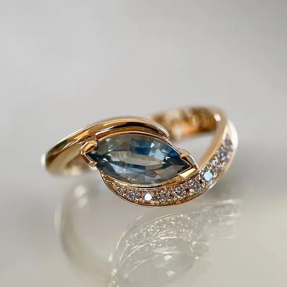 Vintage style blue crystal ring