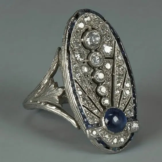Shiny oval ring in vintage style